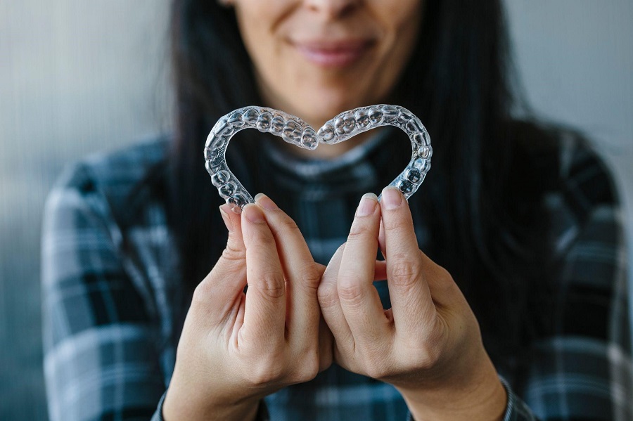 Make Invisalign Your New Year’s Resolution